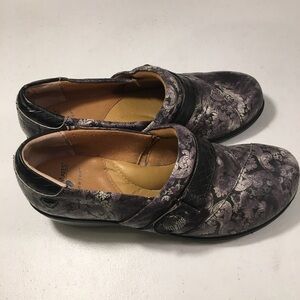 Nurse Mates Pillow Top Professional Shoes Size 7.5M